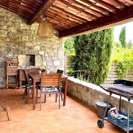 Grange Madeleine Casa de Férias *